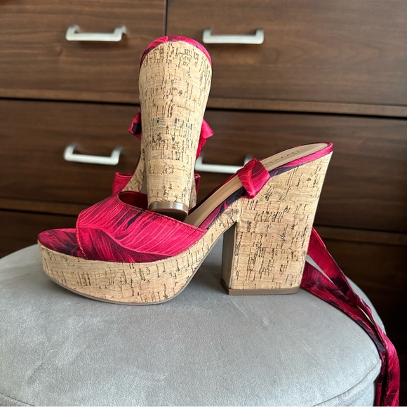 NWB Wedge Sandals - Picture 1 of 4
